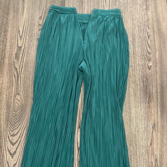 Meshki Womens Flare Pants Crinkle Pleated Slit Hem Pull-On Stretch Green Size XS - Picture 9 of 9